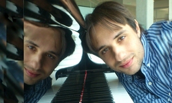 Ioannis Kioumourtzis, Klavierlehrer & Klavierunterricht Musikschule Philharmonika, Berlin