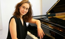Adrienn Illés, Klavierlehrerin an der Musikschule Philharmonika Berlin