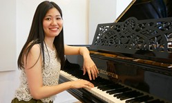 Mari Kawakami, Klavierlehrerin an der Musikschule Philharmonika  Berlin